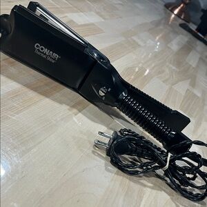 Conair Thermal Shine Black Hair Straightener